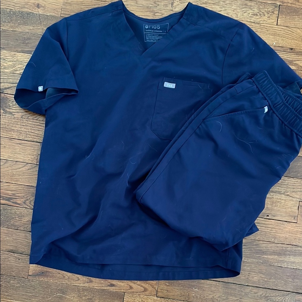 FIGS Navy Blue Scrub Set